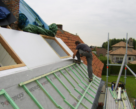 Recticel Powerroof met onderdak Rectivent en dikke stoflatten.